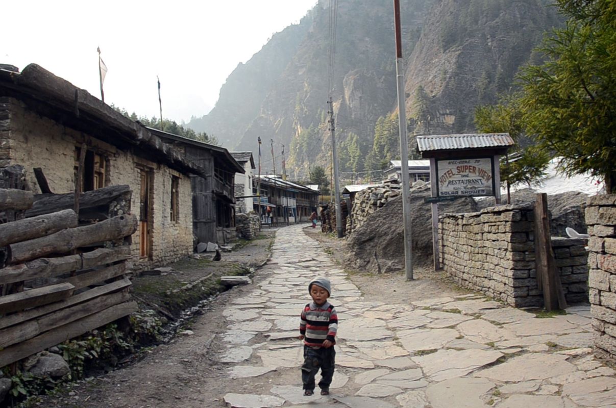 15 Koto On The Annapurna Circuit 